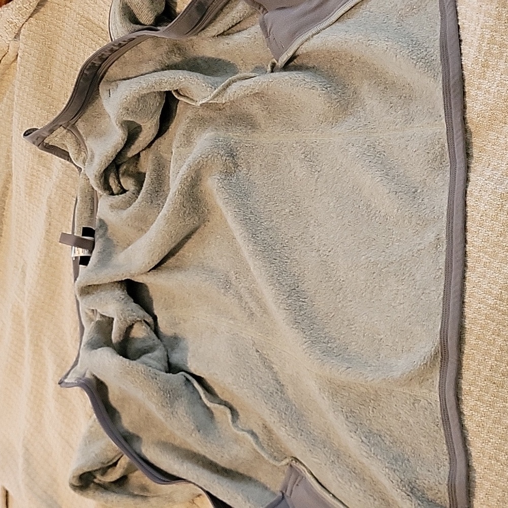 Patagonia Light Gray Full-Zip Fleece Jacket - Picture 9 of 9